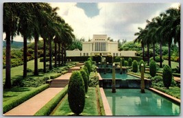 Oahu HI Hawaii Mormon Temple Exterior Landscape View Chrome Postcard - £4.67 GBP