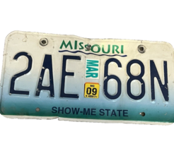 Missouri License Plate 2AE 68N Show Me State Vintage 2009 FREE SHIPPING - $327.47 MXN