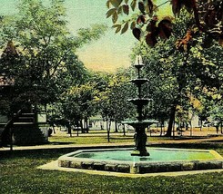 Clarion IA Iowa City Park Scene Fountain and Band Stand Vtg Postcard  - £3.07 GBP