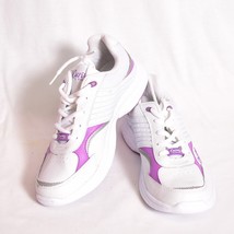 Curves for Women&#39;s Walking Shoes White w/ Purple Trim Size 7.5 - $37.55 CAD