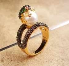 Whimsical rhinestone frog ring - Figural couture - Pearl ring - Size 7 1... - £75.76 GBP