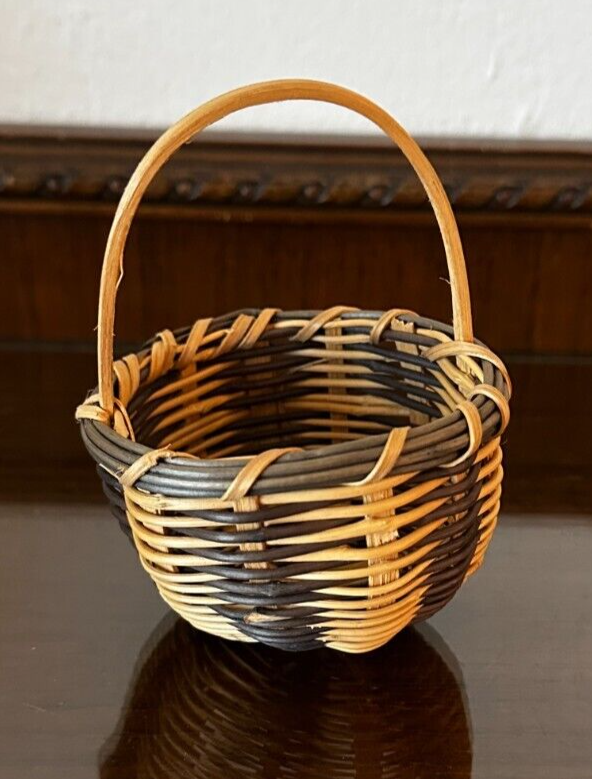 Vintage Native American Cherokee Oak 4&#39;&#39; Basket w/ Handle - $24.48