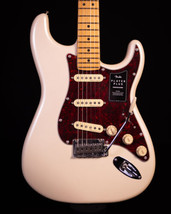 Fender Player Plus Stratocaster, Maple FB, Olympic Pearl, Deluxe  Bag - £799.34 GBP