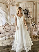 V-Neck Lace A-line  Ivory  No Train Tulle Bridal Dress Size 10 - £186.98 GBP