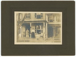 Circa 1890&#39;S Rare Large Cabinet Card Front Porch House White Picket Fence Family - £12.42 GBP