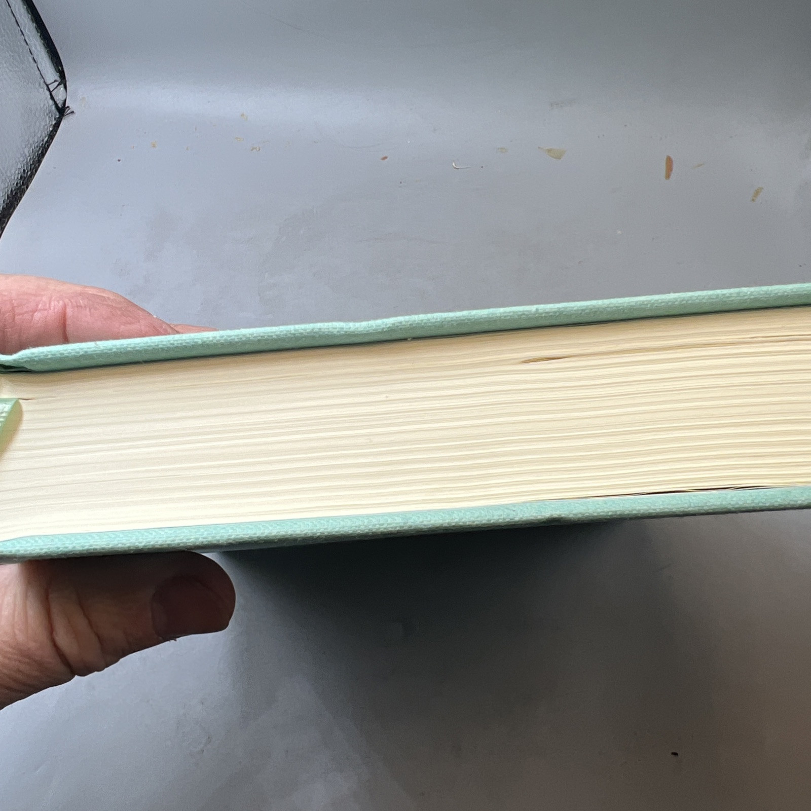 NIV Journal the Word Bible, Double-Column, Cloth over Board, Red Letter Edition, Item image 3