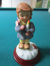 Goebel A Flame Of Freedom Figurine 3 3/4&quot; Nib [rack10] - £34.05 GBP