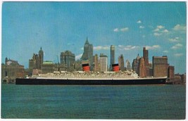 Postcard SS Queen Elizabeth Lower Manhattan New York City - £3.98 GBP