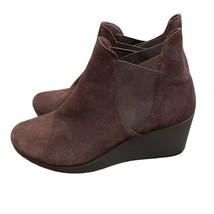 Crocs Brown Suede Leather Leigh Wedge Chelsea Ankle Bootie Womens Size 8 205338 - £24.73 GBP