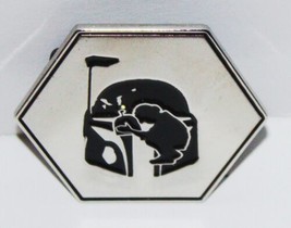 Star Wars Attack of the Clones Boba Fett Holding Jangos Helmet Metal Pin... - £7.61 GBP
