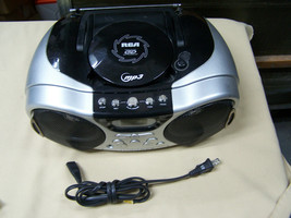 RCA Boombox CD-R/RW, MP3, AM/FM Radio Twin Bass RCD159A WORKS MONO ONLY! - $24.74