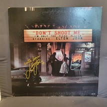Elton John signed lp Don&#39;t Shoot Me I&#39;m Only The Piano Player, Original,... - $2,609.59 MXN