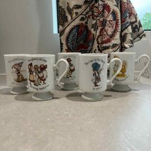 1970&#39;s Holly Hobbie Vintage Porcelain Footed Coffee Mugs Set of 5 - £30.66 GBP