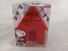 Makeup Sponge Case Snoopys Dog House Limited Edition Peanuts x Wet n Wild - $15.12