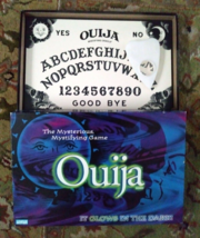 Ouija Board It Glows In The Dark! 1998 Parker Brothers - $18.80