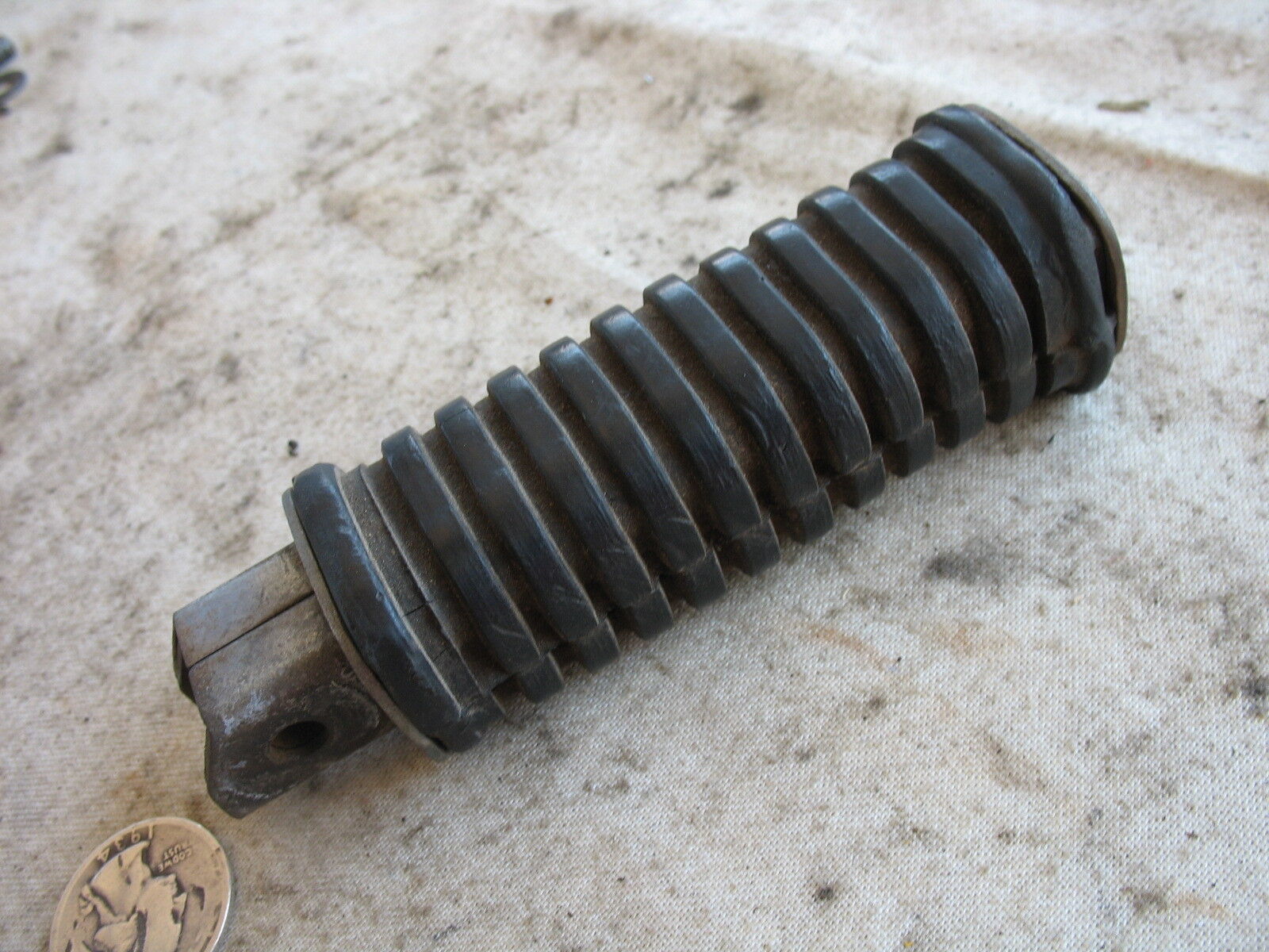 RIGHT HAND PASSENGER BUDDY FOOT PEG 1971 71 YAMAHA XS1B XS1-B 650 - $8.67