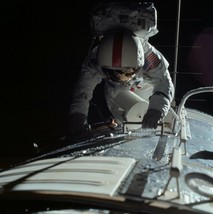 Astronaut Ron Evans EVA during Apollo 17 Trans-Earth coast Photo Print - £7.03 GBP+