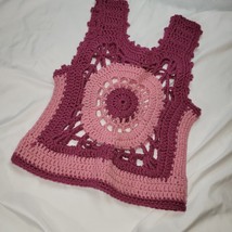 Vintage 70s Hand Crochet Granny Square Tank Vest Crop-top - £22.16 GBP