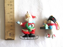 1988 Hallmark Soft Landing Santa Ice Skating Ornament Pillow Vintage + Snowman - £7.58 GBP