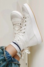 Authenticity Guarantee

Free People wtf saturday sneaker in Off White - size 7 - £166.48 GBP