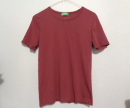 United Colors of Benetton Embroidered Logo T-Shirt Maroon M Short Sleeve - $8.00