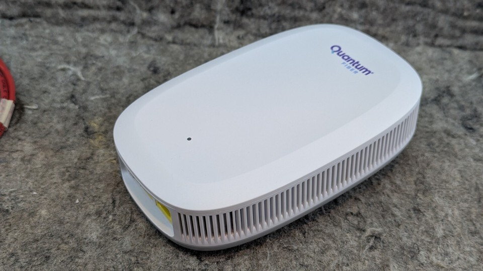 New/Open Box Quantum Fiber Tri Band WiFi 6 Pod Plug In Model # Q9500WK Item image 6