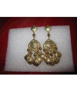 Vintage Gold Colored Light Weight  Dangle  Pierced Earrings - £8.18 GBP