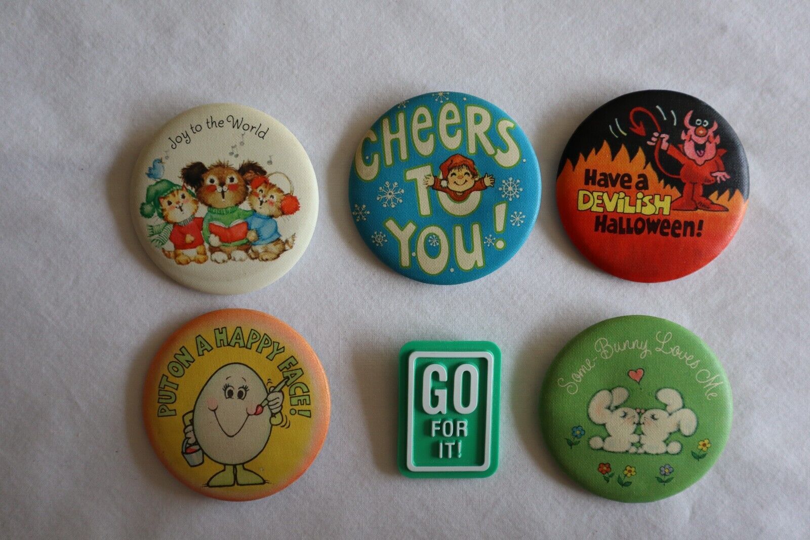 Primary image for Lot of 6x Vintage Hallmark Pinback Buttons - Holidays Christmas Halloween Easter