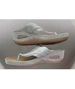 Flip Flop  Sandals ~ Lightweight ~ TAN ~ 2.25&quot; Wedge Heel ~ Women&#39;s Size 9M - $617.64 MXN