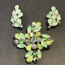 Aurora Borealis Unsigned Brooch and Earrings Seafoam Green Color Rhinestones - £48.41 GBP