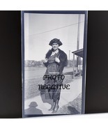 Vintage Photo Negative 1920s Woman With Granny Boots And A Fur Stole - €9,30 EUR