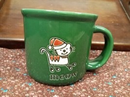Green Christmas Santa Hat Cat Meow Mug - £11.72 GBP
