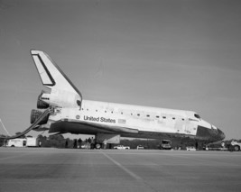 Space Shuttle Discovery after landing on Runway 33 at KSC Photo Print - £6.92 GBP+
