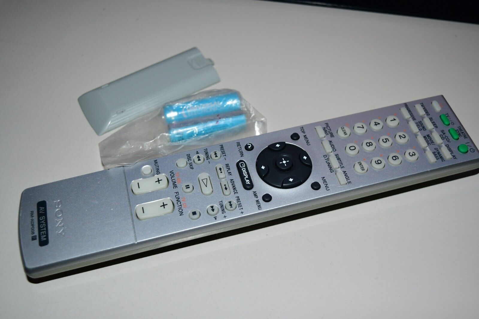 Sony RM-YD010 REMOTE for KDS-60A2020 KDS-55A2020 KDS-50A2020 tested w batteries  			