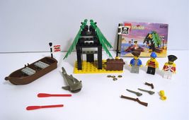 Lego 6258 Smuggler&#39;s Shanty Vintage Pirate Set Complete With Instructions - $39.95