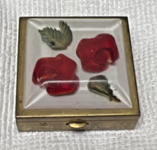 Vintage Red Rose Incased Lucite Pillbox Pill Box Has Liner w Divider 1.5 Sq - $337.61 MXN