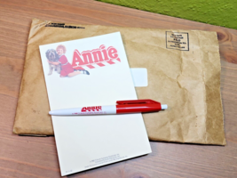 Vintage 1982 Tribune Company Syndicate Columbia Pictures ANNIE Movie Stationary - £35.73 GBP