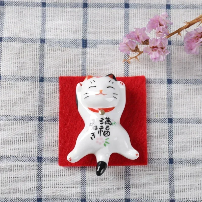 1 5PCS Japanese Style Lucky Cat Ceramic Chopstick Rest Red Cloth Mat Spo... - $5.64