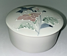 Vintage Hummingbird Flowers Porcelain Vanity Jar Powder Trinket Box Japan 3.5” - £17.30 GBP