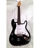 METALLICA  signed AUTOGRAPHED  new  GUITAR  * proof - £786.90 GBP
