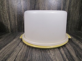 VTG Tupperware Cake Keeper Carrier Harvest Gold 684-1 - £11.96 GBP