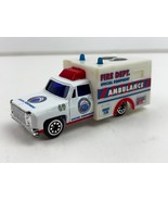 70&#39;s style Square Body Pick-Up W/ Ambulance #69 box 1/64 Scale C97 - $230.83 MXN
