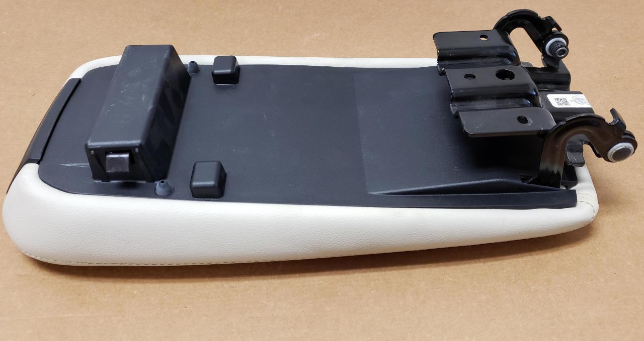 OEM 2014-2019 Chevrolet Impala Center Console Armrest Lid Light Wheat 84045639 Item image 8