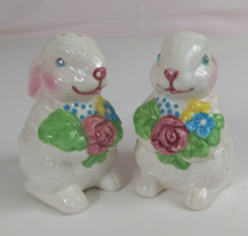 Vintage Bunny Rabbits Holding Flowers 3&quot; Salt &amp; Pepper Shakers - $13.57