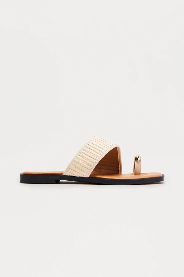 Tavian Raffia Toe Ring Sandals - Beige - $148.70 MXN