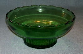 Vtg  EO BRODY Green Glass Compote Bowl M2000 Scalloped Rim Fluted Pedestal Base - £3.95 GBP
