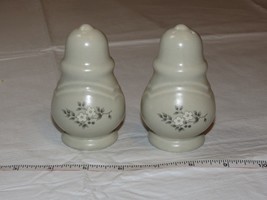 Pfaltzgraff Heirloom Salt &amp; Papper Shaker Set Floral Pattern Stoneware ! - £16.45 GBP