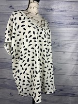 L Love Women Short Sleeve Blouse Top Size L Animal Print V Neck Boxy LV7... - $10.80