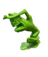 Vintage 1960s Louis Marx &amp; Co. Nutty Mads Surfer Plastic Figurine - €24,55 EUR