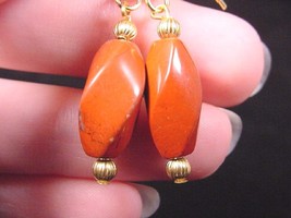 (EE-484-B) large twisted Red jasper gemstone one bead dangle gem gold earrings - £11.08 GBP